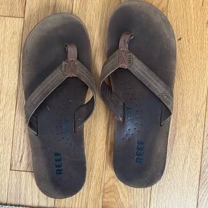 Men’s REEF sandals / flips size 13